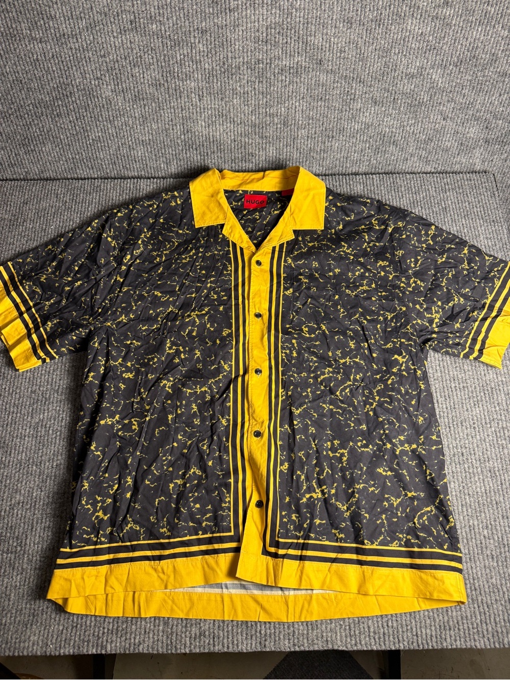 HUGO BY HUGO BOSS Egeeno Border Stripe Printed Camp Shirt Size Medium